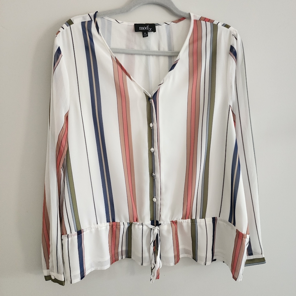 A Set Of 2 Size XL blouses. Mod X And One World - Picture 2 of 13